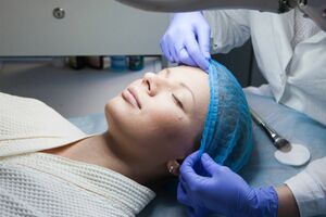 手術中、心肺停止状態に……。