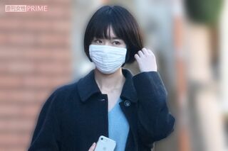 唐田えりかが黒髪清楚系から一転してピンクのショートヘアを披露、東出昌大との不…