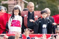 市川海老蔵&安藤サクラと松坂慶子、東西の幸せ親子が「福は〜内!」