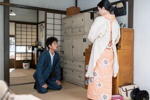 一時的に猪爪家で引き取った戦災孤児・道男（和田庵）は、花江に淡い憧れの気持ちを抱いた