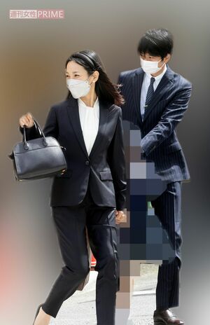 2年前の2022年にも“入学式コーデ”で長男の入学式に向かう、向井理・国仲涼子夫妻の様子が目撃されていた