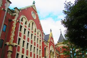 慶應ボーイの複雑な思いは