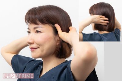 【STEP1】(1)親指をこめかみのへこんだ部分に置き、手首を返して残りの指を後頭部に固定し、頭を持ち上げるような感覚で押し上げる