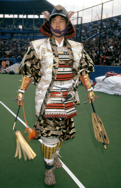 1988年12月、『プロ野球オールスター大運動会』で武士の扮装をする原辰徳