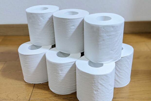 緊迫する中東情勢で原油高騰、オイルショックの再来を危惧して「トイレットペーパー買い占め」の動きも？（画像はイメージです）