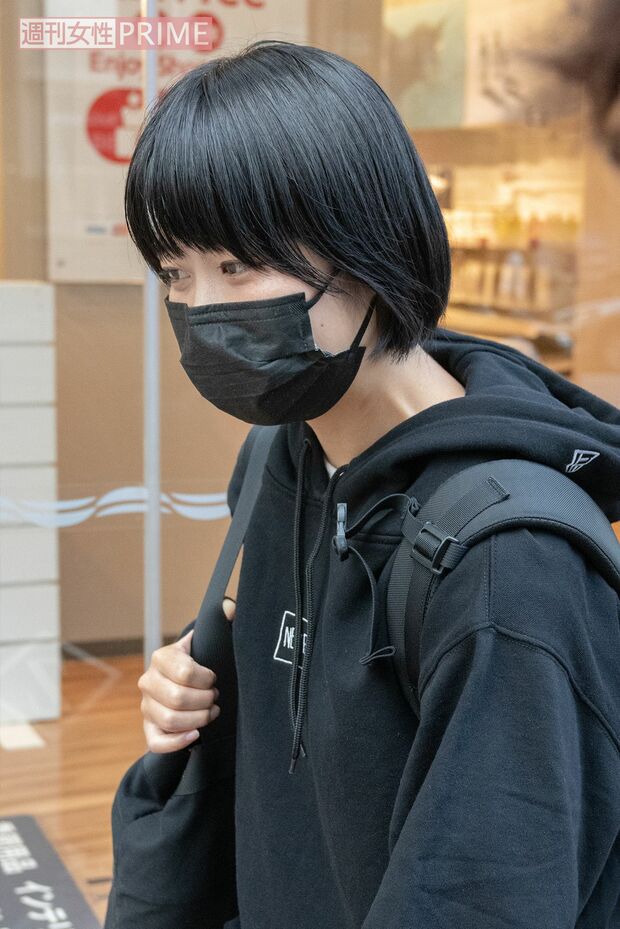 直撃に答える加納