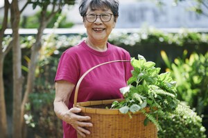 多良久美子さん/結婚後、4歳で麻疹により最重度知的障がいとなった息子を育てる。社会福祉協議会の仕事などに携わり、80歳手前で引退。現在は「障がい児・者の親の会」の相談役を務める。著書に『83歳の私を支える家仕事』(すばる舎)など。