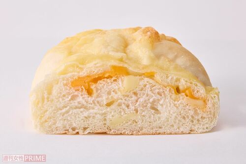 ハイジの白パンinたっぷりチーズ/ボヌール三軒茶屋本店 撮影/廣瀬靖士