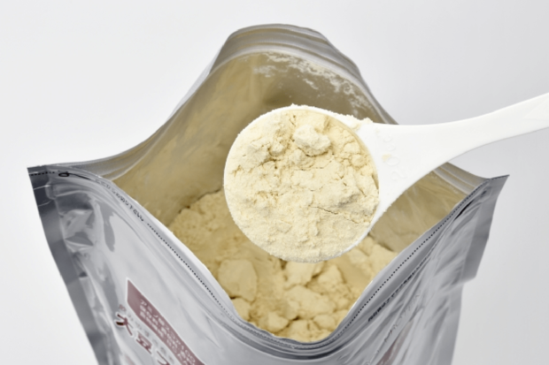 “プロテイン置き換えダイエット”も人気だが、それだけに頼るのは要注意だ（※画像はイメージです）