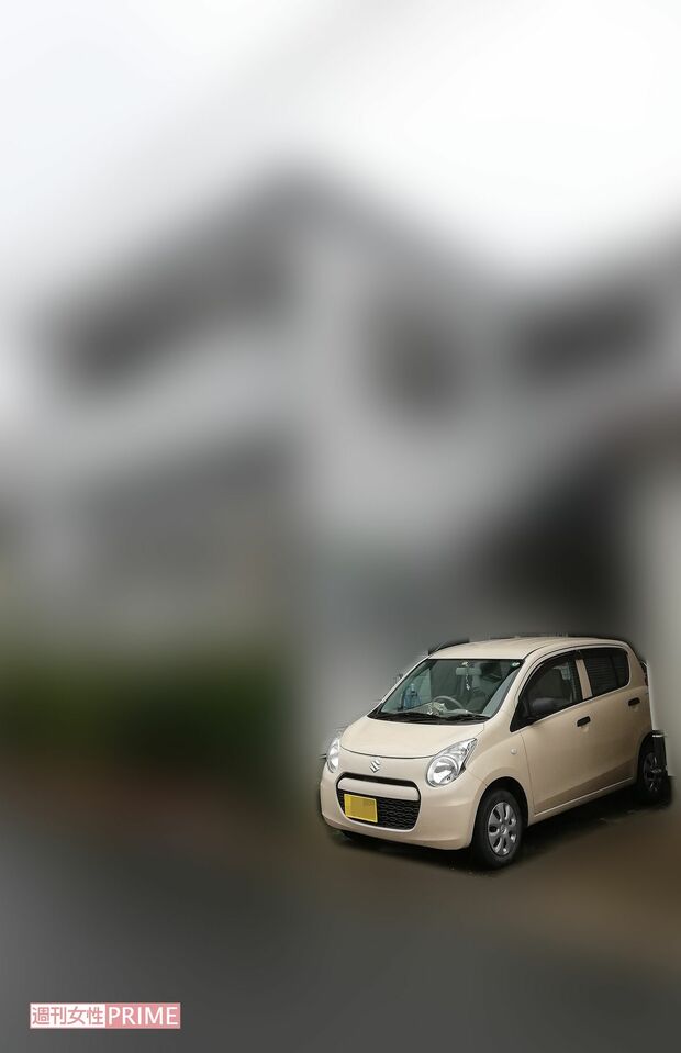 中学校のそばにある容疑者の自宅。止めてある車の中で行為に及んだようだ