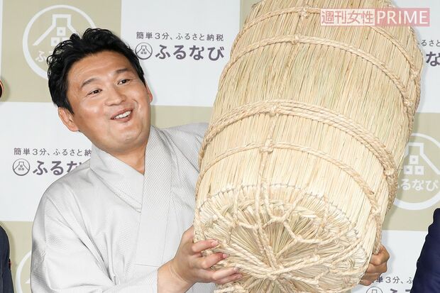 長男の靴職人・花田優一へのCM出演の報告を聞かれると、「自分で報告するのも恥ずかしいです」と照れた