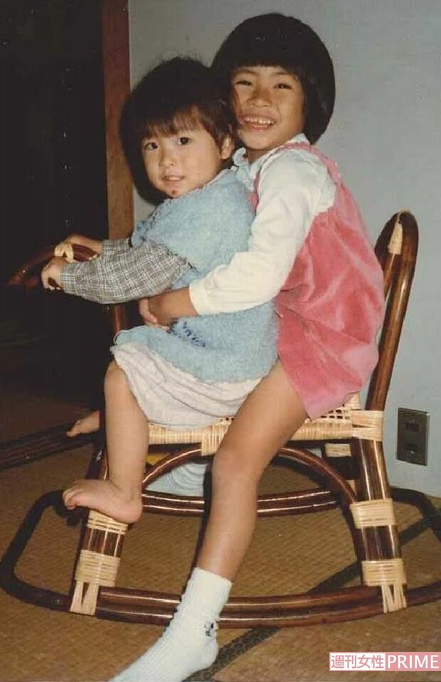 2歳のころ、広島で。3歳違いの姉が大好きなお姉ちゃん子だった