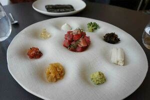 ミシュランガイドソウル2025で二つ星のレストラン、ジョンシクタン。清潭洞で韓国を代表するモダン韓定食が味わえる