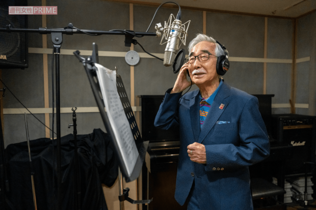 レコーディングでは張りのある歌声を披露していた（撮影／佐藤靖彦）