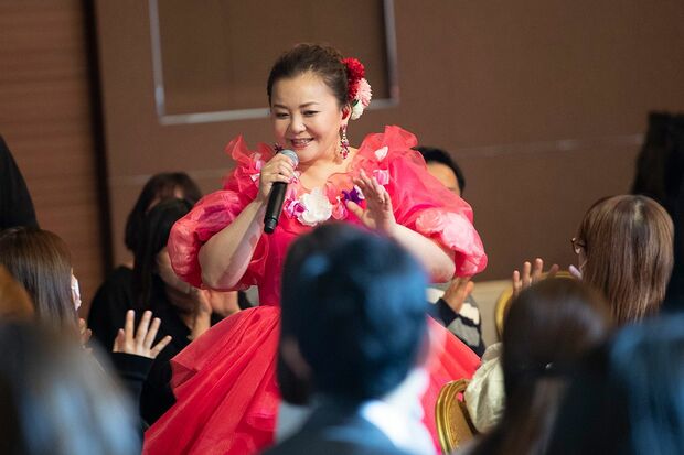 12月26日、ディナーショーを開催した華原朋美