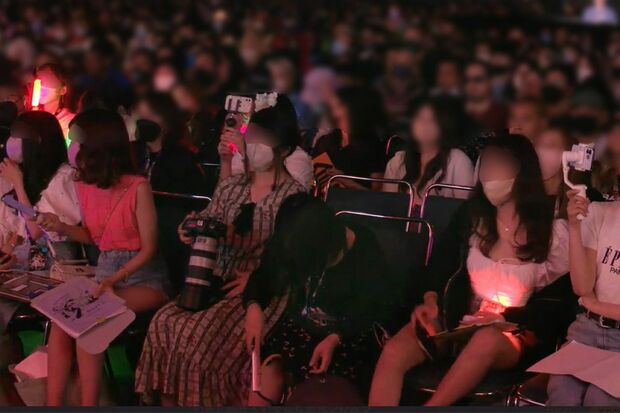 『AnimeExpo』会場で“前列”に座っていたとされる、女性たちの様子がネット上に拡散された