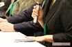 「311子ども甲状腺がん裁判」の提訴後、記者会見に臨む原告や支援者 撮影/木野龍逸
