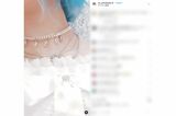水色の髪の毛に変身した写真をアップした平手友梨奈。顔の一部と胴体しか写っておらず、コメントもなし（本人のインスタグラムより）