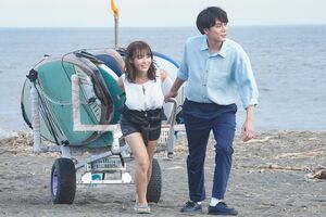 ドラマ『真夏のシンデレラ』（C）フジテレビ