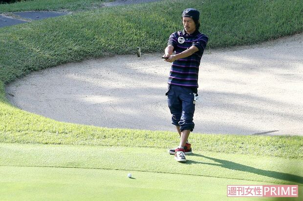 '12年にゴルフを楽しんだ際もボーダーのポロシャツにパンツというスタイルだった森田剛