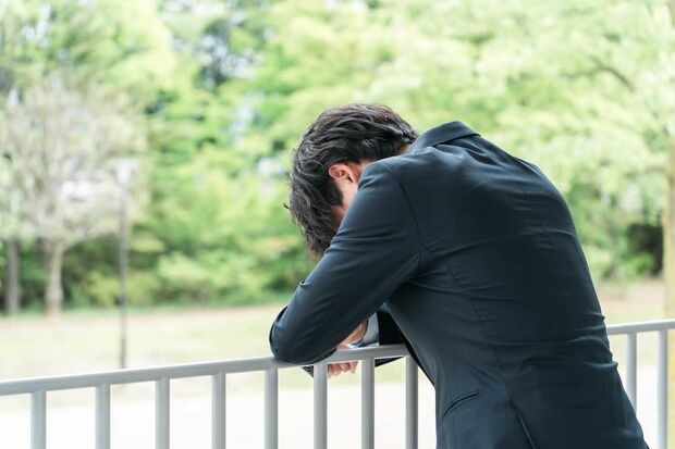 就職後3年以内の離職率は大卒で34・9％（令和3年3月卒業者）となっている（画像はイメージです）