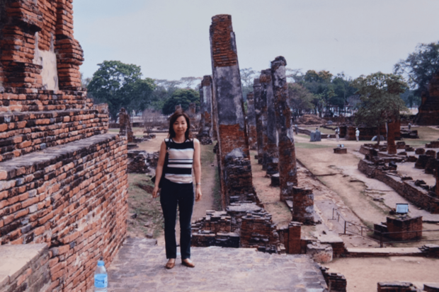 48歳のころ、社員旅行で行ったバンコク・アユタヤの遺跡でのカット。バリバリ働き、成績はうなぎ上りだった