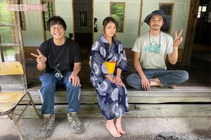 FM鹿児島の『SPORTS+』のツイッターにアップされた、東出昌大と山小屋での収録風景