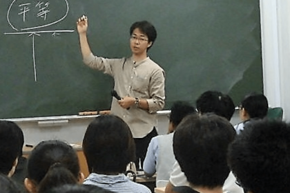 東大大学院のとき、母校の戸田翔陽高校の生徒と保護者を東大に招いて講義したことも