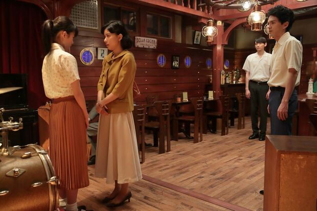 昔を再現したジャズ喫茶『ヨーソロー』　(c)NHK