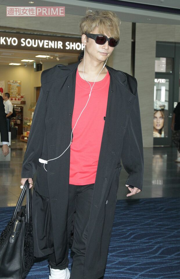 2011年9月、中国・北京公演のため羽田空港に集結したSMAP