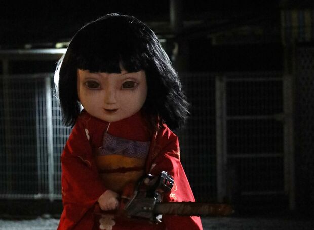 映画『恐怖人形』11月15日公開
出演／小坂菜緒（日向坂46）　萩原利久　黒羽麻璃央　ほか