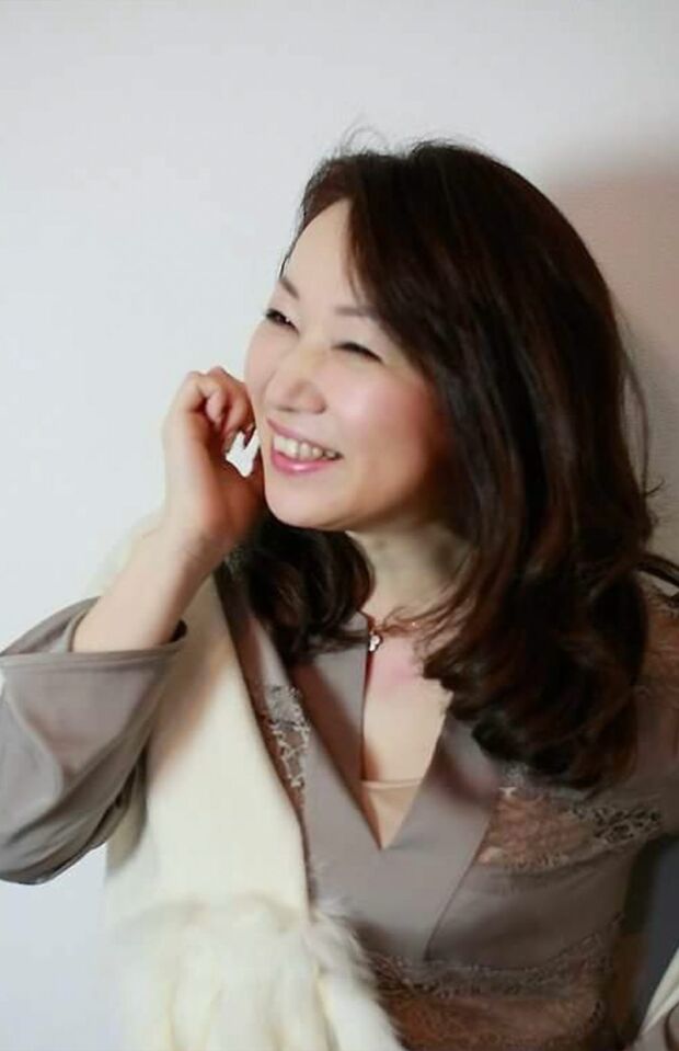 三浦洋子さん●ビューティーサロンを運営する「ローズボディ」代表取締役。現在はセミリタイアし、自身の経営経験や占いなどの知識をもとに、女性起業家をサポートしたり、女性の自立支援も行う。