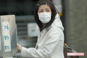 直撃取材をうける今井メロ