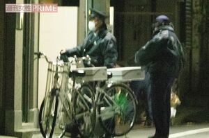 深夜12時過ぎ、あまりの騒音に現場に到着した警察官も驚きを隠せない様子だった