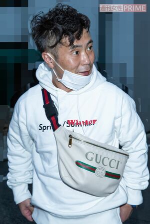 直撃を受ける入江慎也