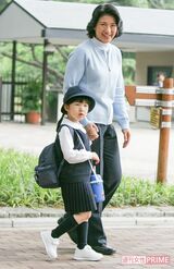 初めての遠足に参加され東京・新宿御苑を訪れた。大きくふくらんだリュックには雅子さま手作りのお弁当が入っているのかも