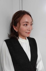加藤綾菜「先日髪の毛をばっさり! スッキリして新年を迎えます」