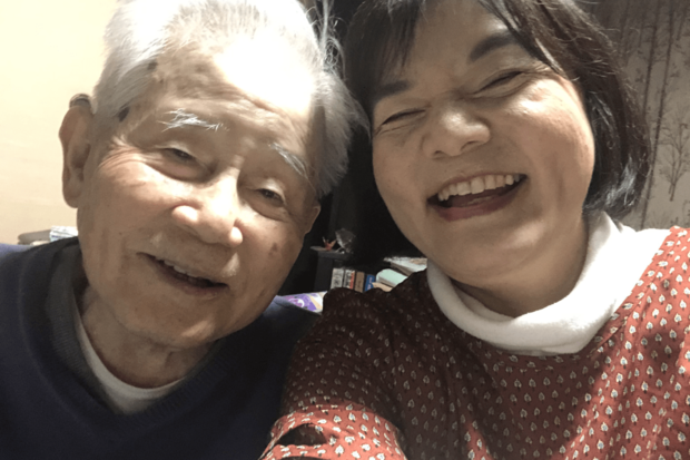 映画監督・信友直子（61）認知症の母と寄り添う父の日常を記録したドキュメンタリーを撮影
