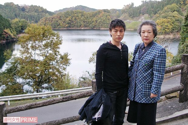 ヤヱさんと和行さん（2006年）