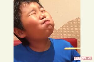 “回転寿司ヤバ客動画をもっとも中和させた人物”れおくん。スシローの株価は彼のおかげでV字回復したとも言われている