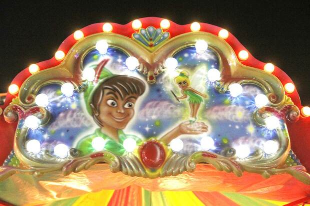 頑張ったのは伝わるけれど、残念感が大きく漂う電光看板。これを見た子どもが｢私のほうがうまく描ける！｣とか言い出したりして……　撮影／関上武司さん