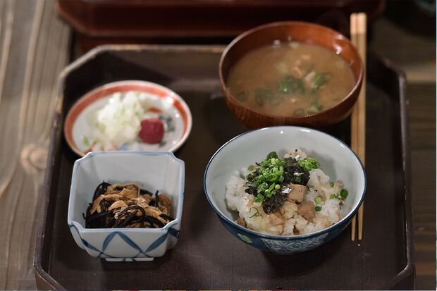 エンディングで料理の作り方を紹介。“はてなの飯”　(c)NHK