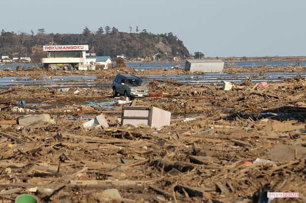 これまで数々の被災地を取材してきたカメラマンも「他の震災とは全然違う、どこを撮ろうにしても何もない」（2011年3月12日）