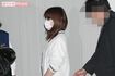 21日の夕方に釈放された坂口杏里。報道陣へ一礼するも、無言のまま車内へ