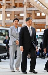 万博でヘルスケアパビリオンを訪問された両陛下（4月11日）