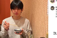 『BTS』VがTikTokまで「ポケパーク仕様」に、日本満喫の“完全オフ”でファンが歓喜した「寄り添う姿」