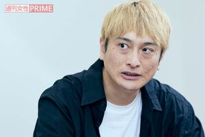 澤井直人と対談するJP