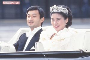 '93年6月9日、ご結婚当日に行われたパレードでは約19万人以上の人々が皇太子さま(当時)と雅子さまをお祝いするため、沿道に集まった