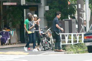 2015年6月、都内のカフェで食事をした木村拓哉夫妻と稲葉浩志夫妻