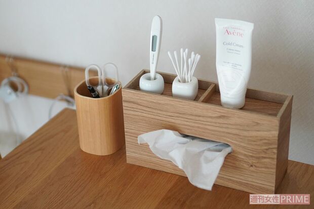 体温計や綿棒を立てて